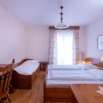 Bivanje na kmetiji Tourist Farm Pri Andrejevih