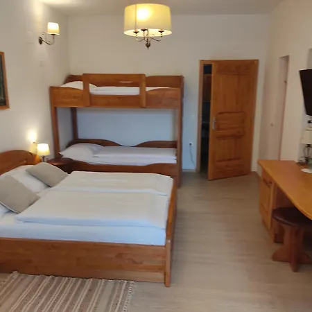 Tourist Farm Pri Andrejevih Bivanje na kmetiji Narin