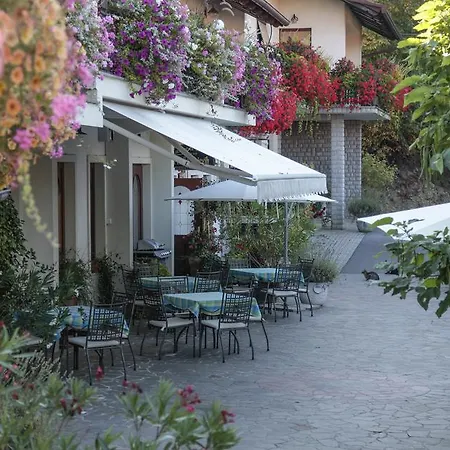 Tourist Farm Pri Andrejevih مزرعة للإقامة Narin